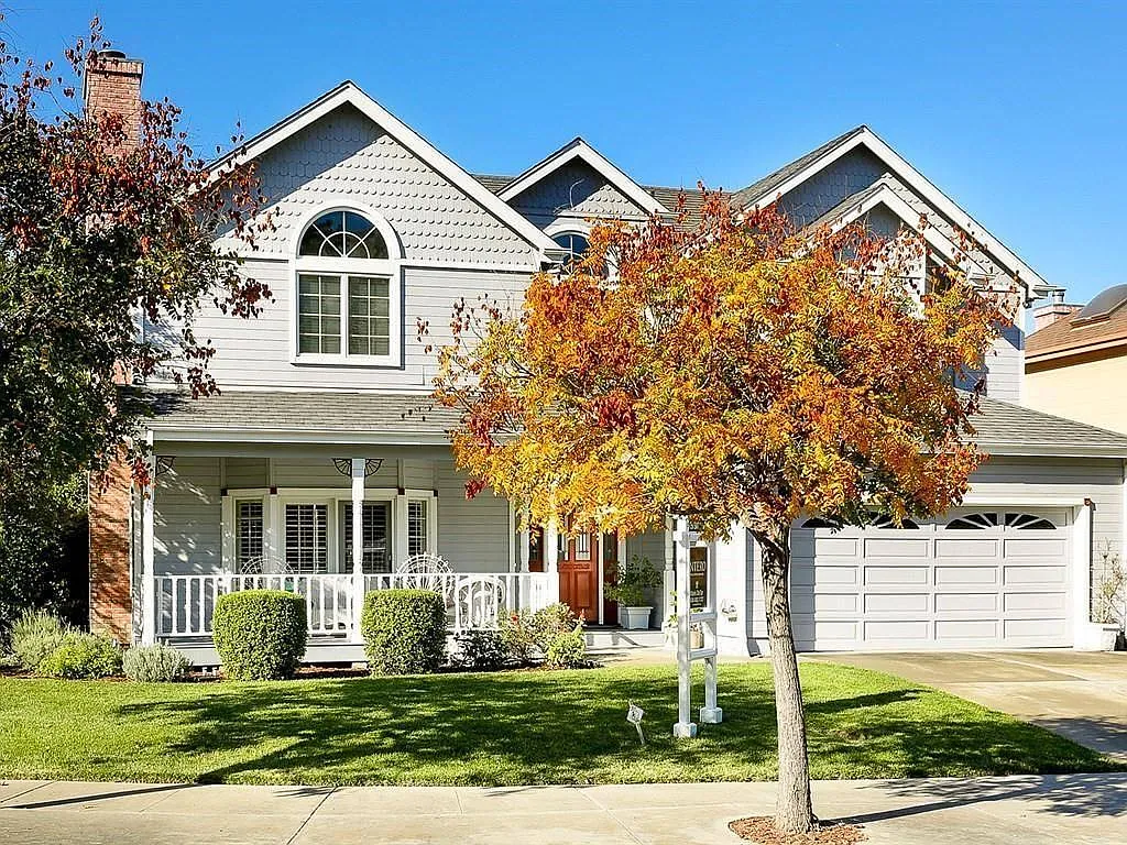 677 Heirloom Ct photo 1