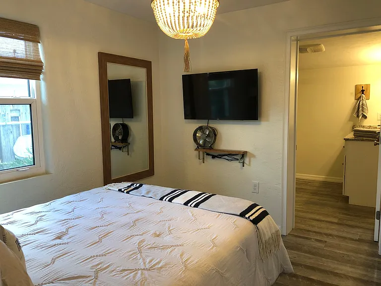 411 Columbus Ave — Photo 23