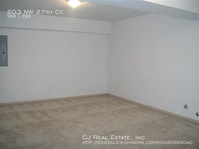 203 NW 27th Ct — Photo 8