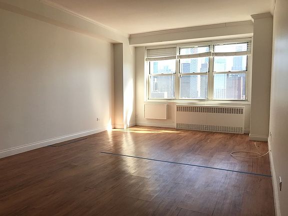 3rd image of 747 10th Ave APT 14H