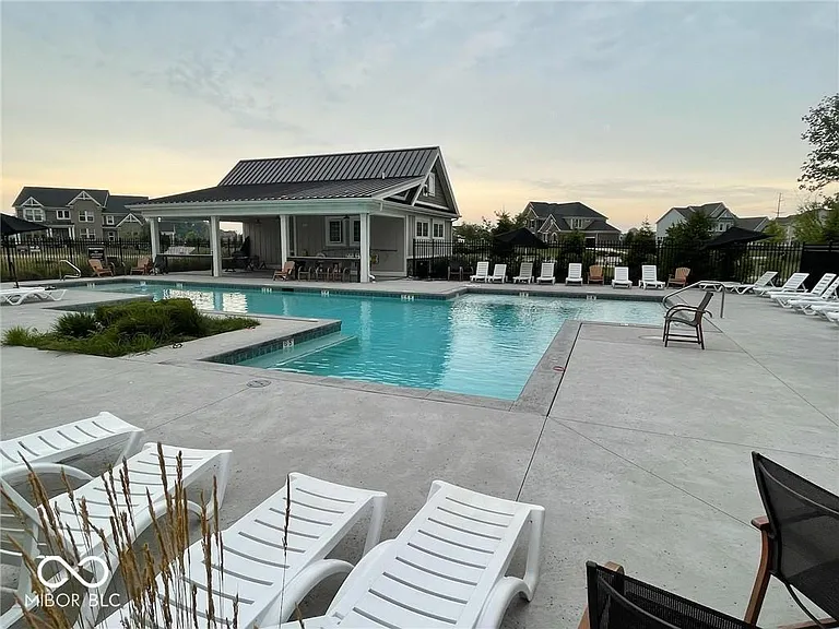 8255 Carnegie Ln — Photo 22