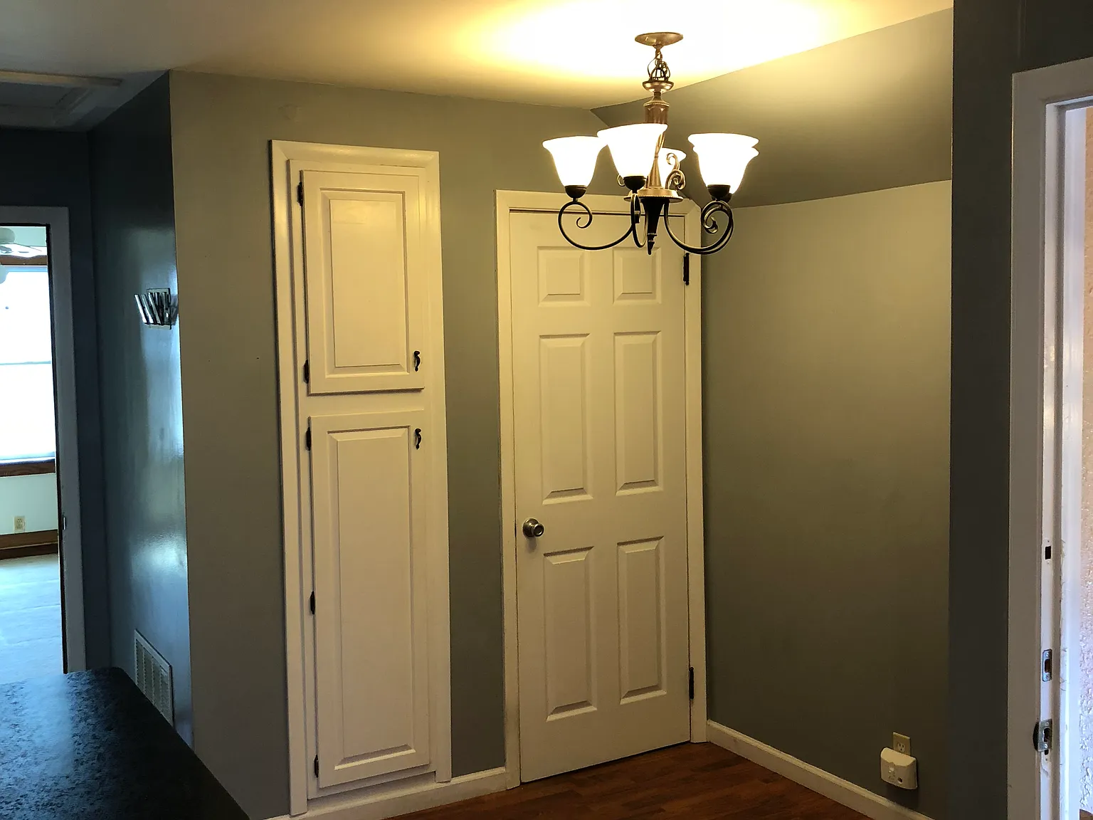 1 bed, 700 sqft, $1,350 — Photo 3