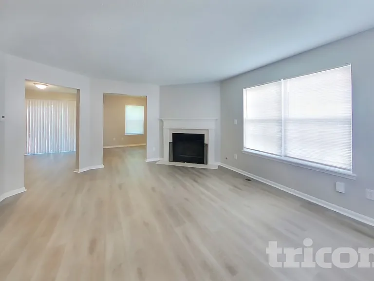 8117 Pelham Pl — Photo 2