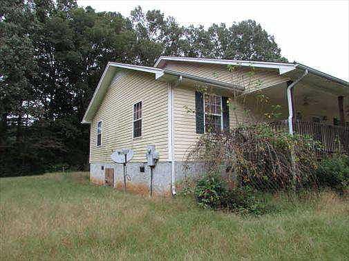 3rd image of 185 Burgess Dr