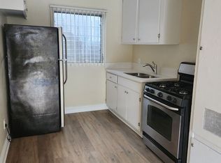 37th Place, Los Angeles, CA 90007