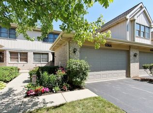 577 N Walden Dr, Palatine, IL 60067
