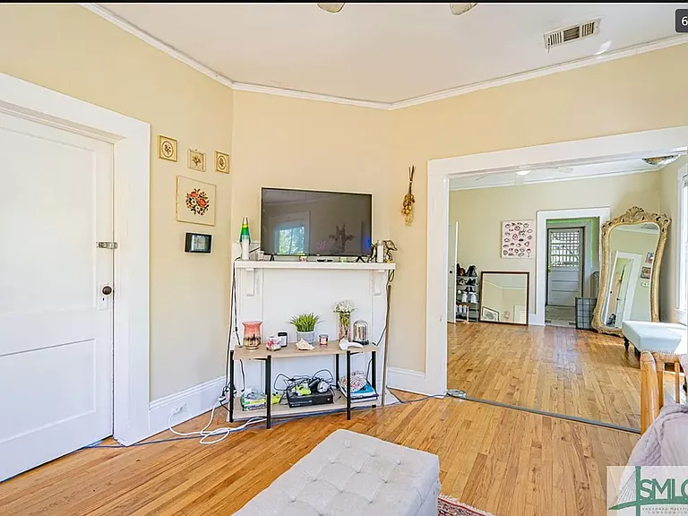 1306 E 33rd St — Photo 3