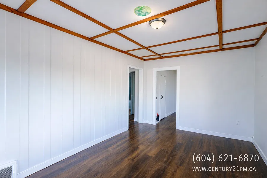 3 bed, 1.0 bath, 1581 sqft, $2,100 — Photo 3
