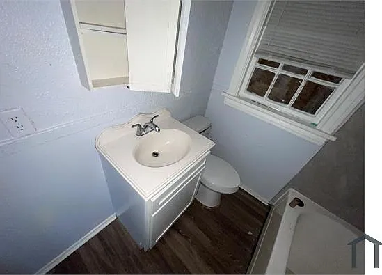 3761 Faxon Ave — Photo 14