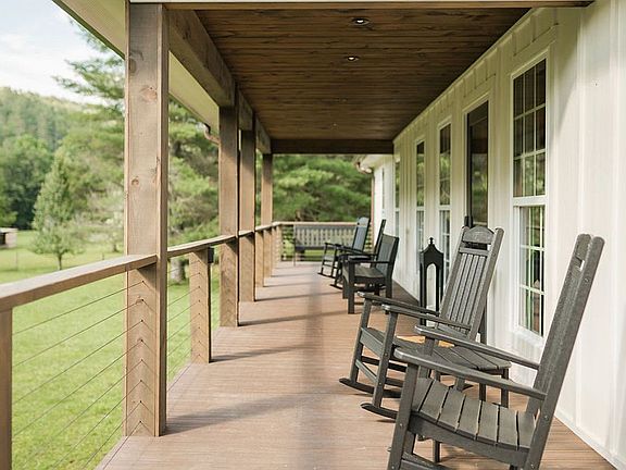 5th image of 110 Creek Side Ln