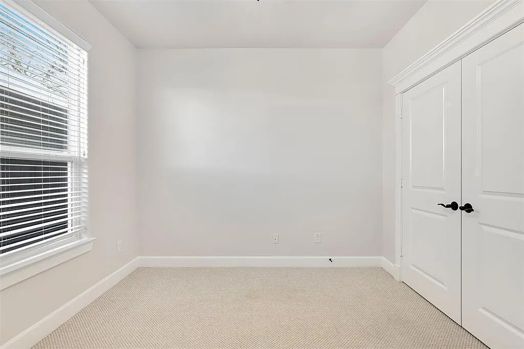 522 W 28th St — Photo 4