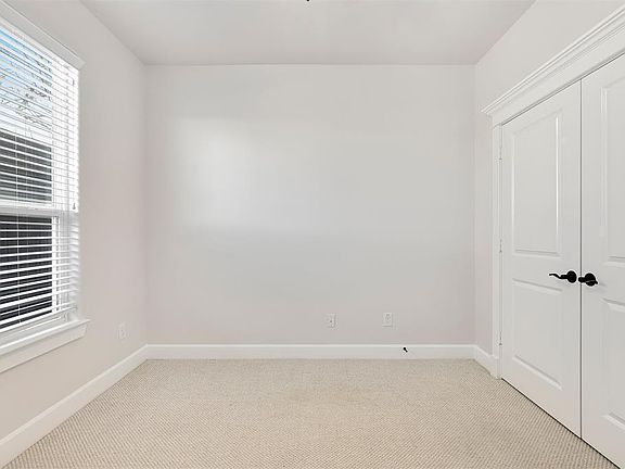 4th image of 522 W 28th St