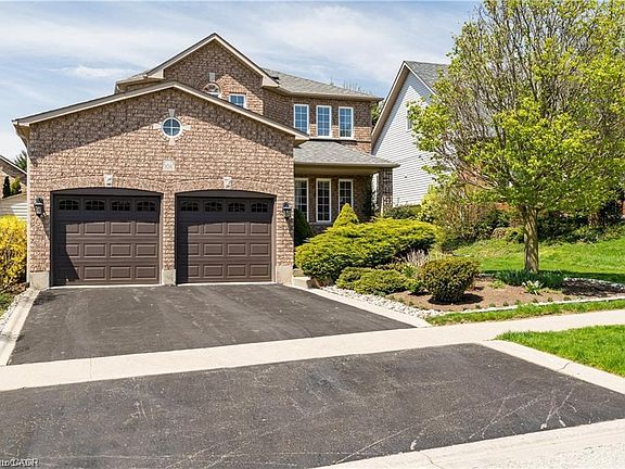 4th image of 106 Moore Cres