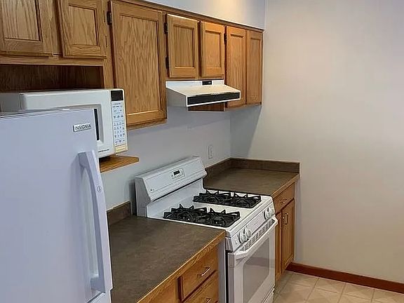 4th image of 405 99th Ave NE APT 2