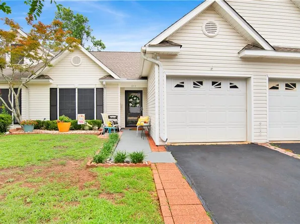 643 Spring Lake Ct, Mobile, AL 36695