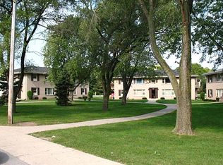 6183 Highland Ln APT 1, Greendale, WI 53129