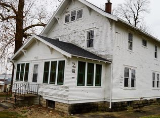 104 N Sycamore Ave, Garrison, IA 52229