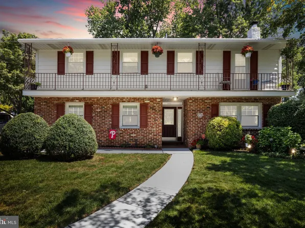 206 Fenimore Ln, Delanco, NJ 08075