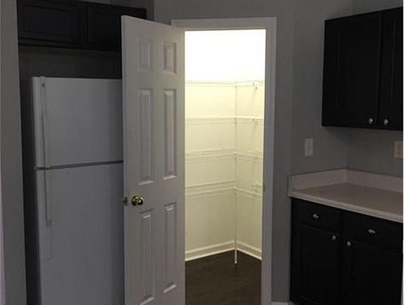 4th image of 3324 Hidden Cove Cir