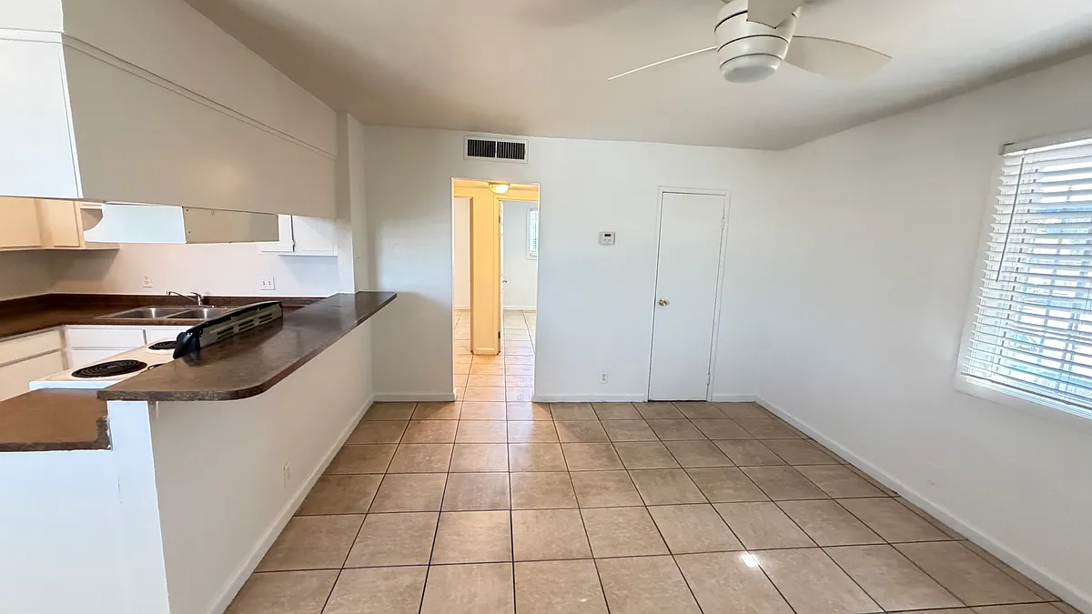 Building Photo - 3356 Sylvia St #3