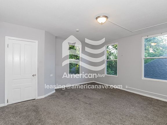 198410_003_living_room_13816826.jpg