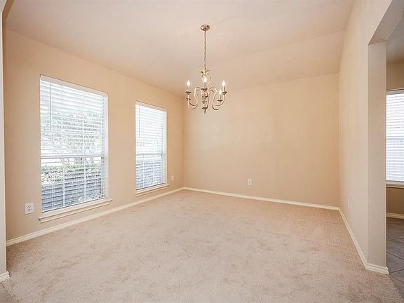 5th image of 9619 Oxford Grove Dr