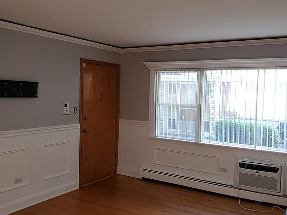 2nd image of 8642 W Berwyn Ave Unit 1S
