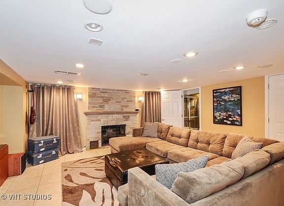 5th image of 6644 N Drake Ave