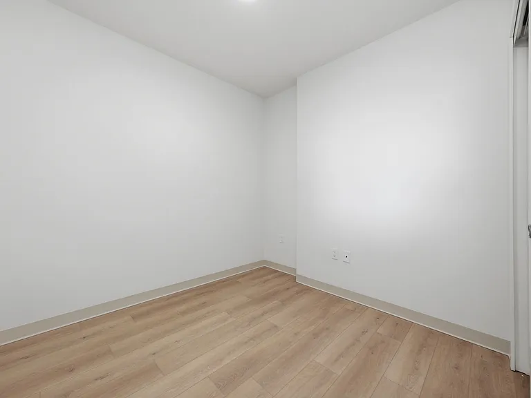 1529 Oxford St — Photo 101