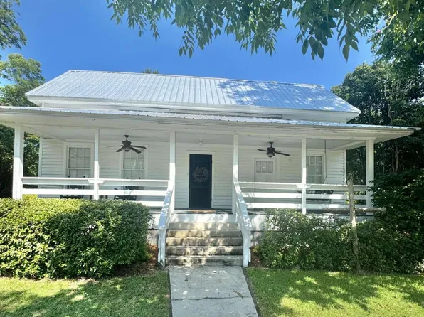 512 NW Main St, Collins, GA 30421