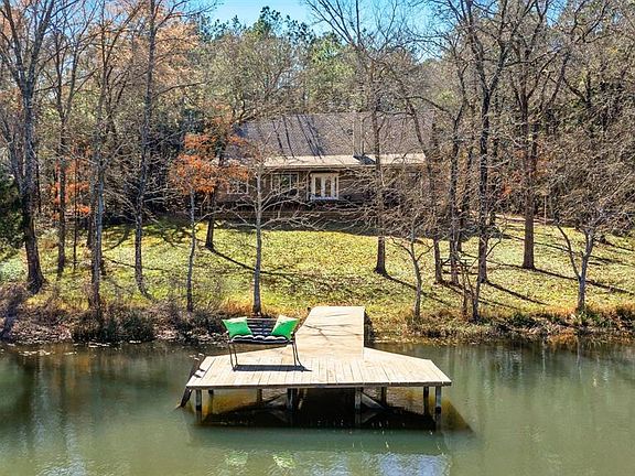 3rd image of 125 Dogwood Ln