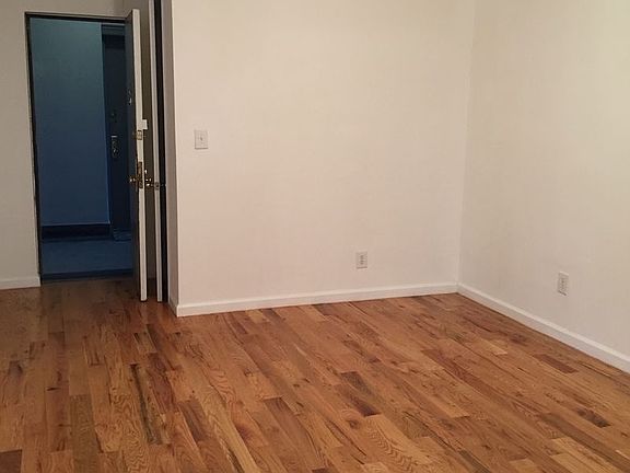2nd image of 2100 Beekman Pl APT 3R