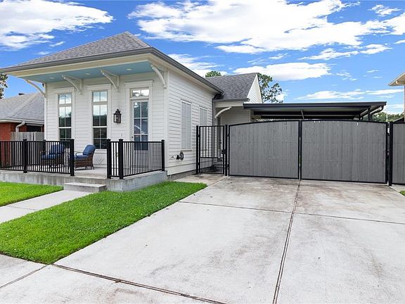 2nd image of 2028 Charles Dr