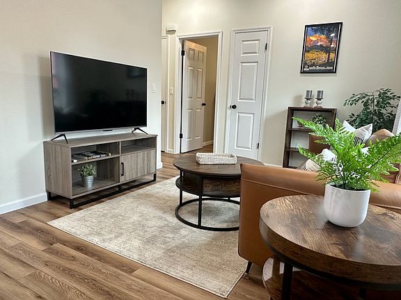 3rd image of 59 S Franklin St #2