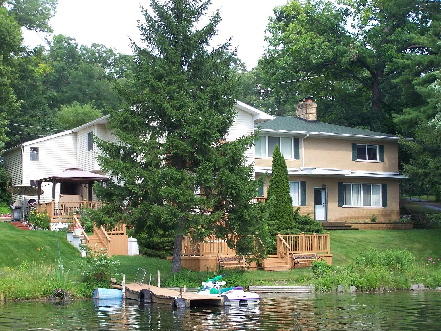1661 Rochester Rd photo 1