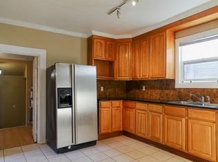 739 26th St #A, Oakland, CA 94612