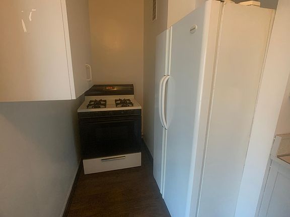4th image of 528 N Grant St APT 3