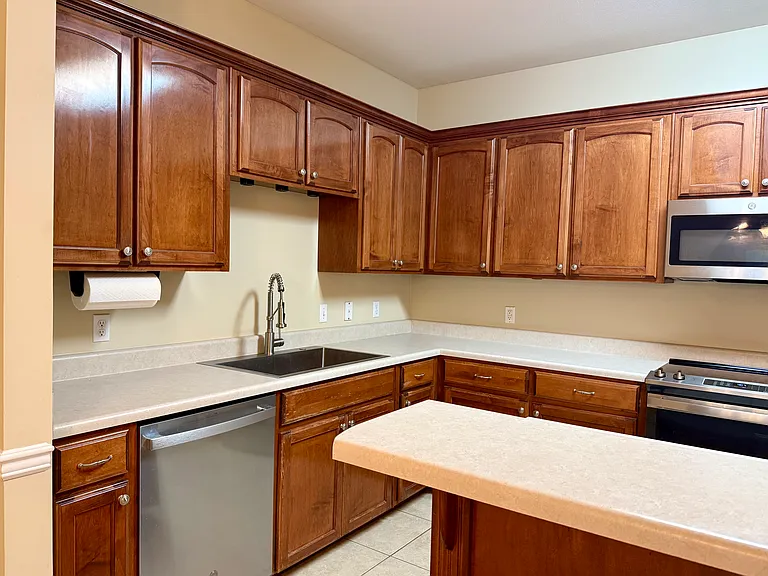 211 Hannah Rd — Photo 3