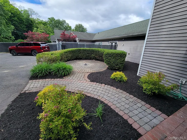 41 Old State Route 208 — Photo 3