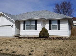 3033 W Knob Hill St, Springfield, MO 65810