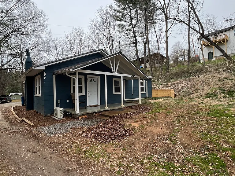 122 Liberty Dr — Photo 17