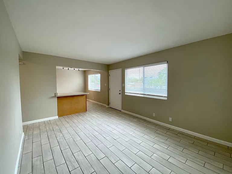 Solano Apartments — Photo 6