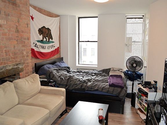 2nd image of 324 E 6th St APT 6