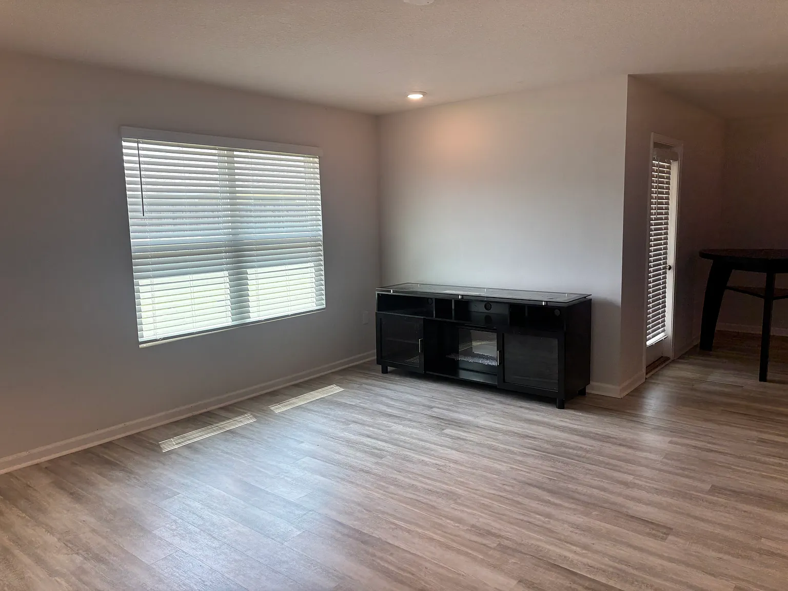 4 bed, 1830 sqft, $2,150 — Photo 3