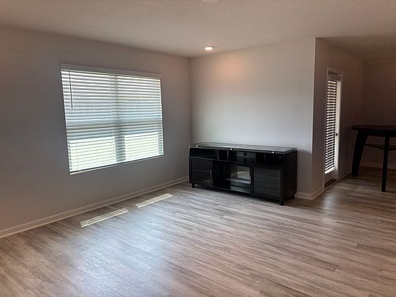 3rd image of 5934 Laurel Oak Dr