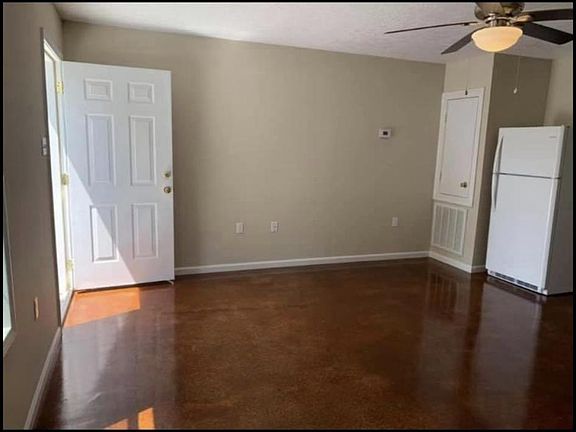 2nd image of 2611 Doolan Ln
