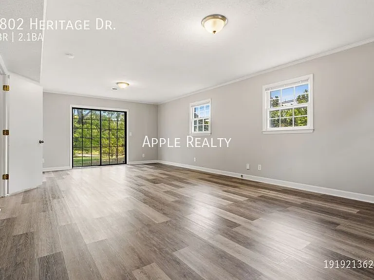4802 Heritage Dr — Photo 11