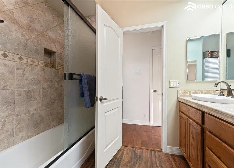 6445 W Fullam St — Photo 43