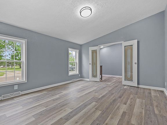 5th image of 101 Clayton St