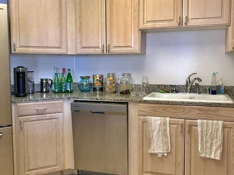 8349 Blackburn Ave #302 — Photo 121